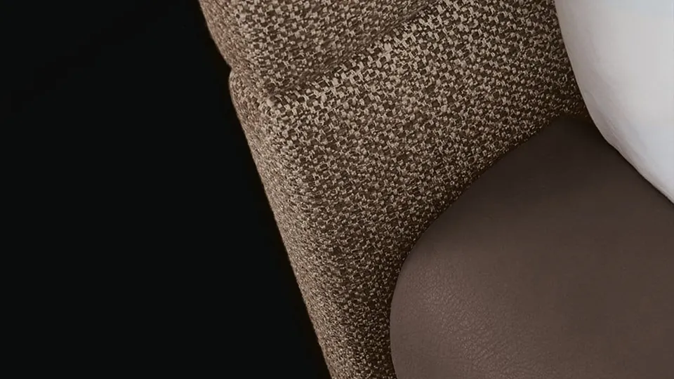 Poliform Dream, a bed with panelled headboard