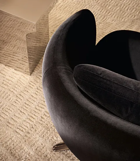 Poliform Orbis curved seating that encloses, photograph 4