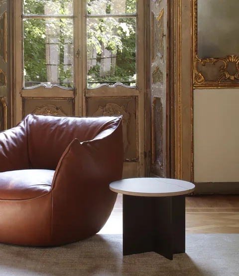 Poliform Savoy, a modular sofa with its structure on show
