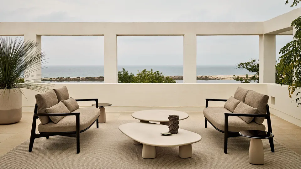 Poliform Strata, sculptural coffee tables